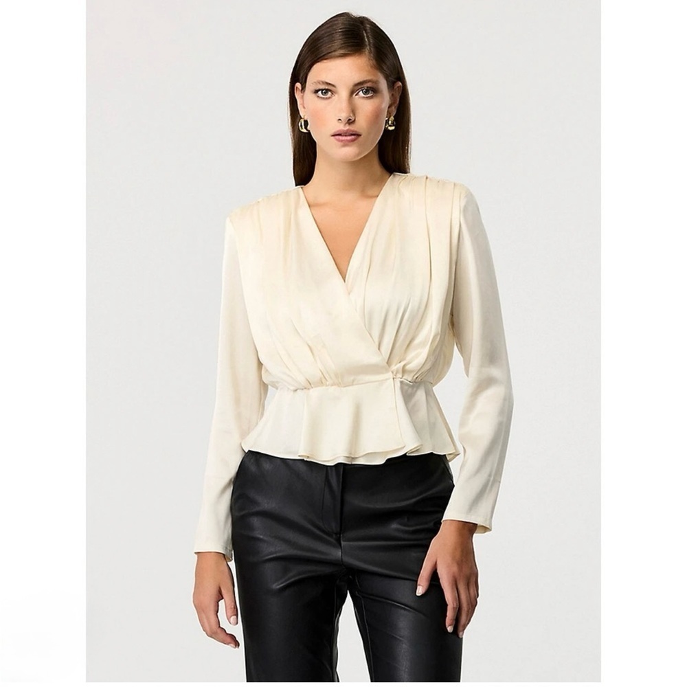 TOCCIN Adeline Long Sleeve V-Neck Top in Color Ivory